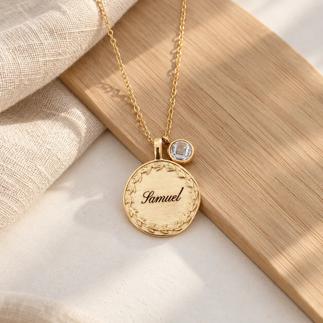 Collier personnalisé médaille acier mat doré 20 mm gravée "Samuel" avec pierre en option