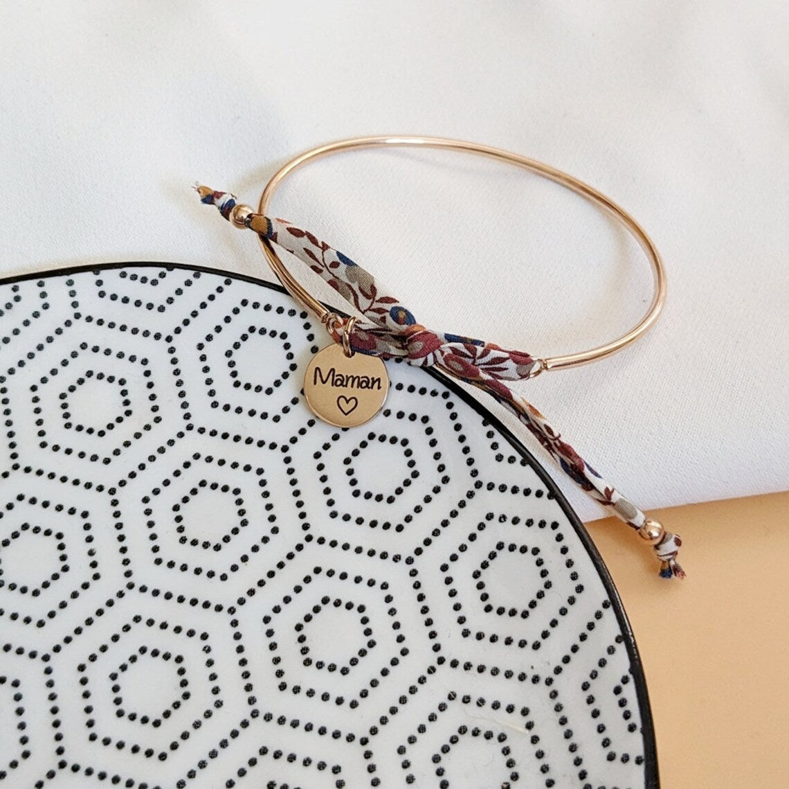 Bracelet jonc avec médaille à graver et liberty - Bliche