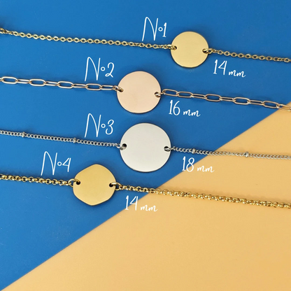 Bracelet personnalisé à graver avec fleur de naissance