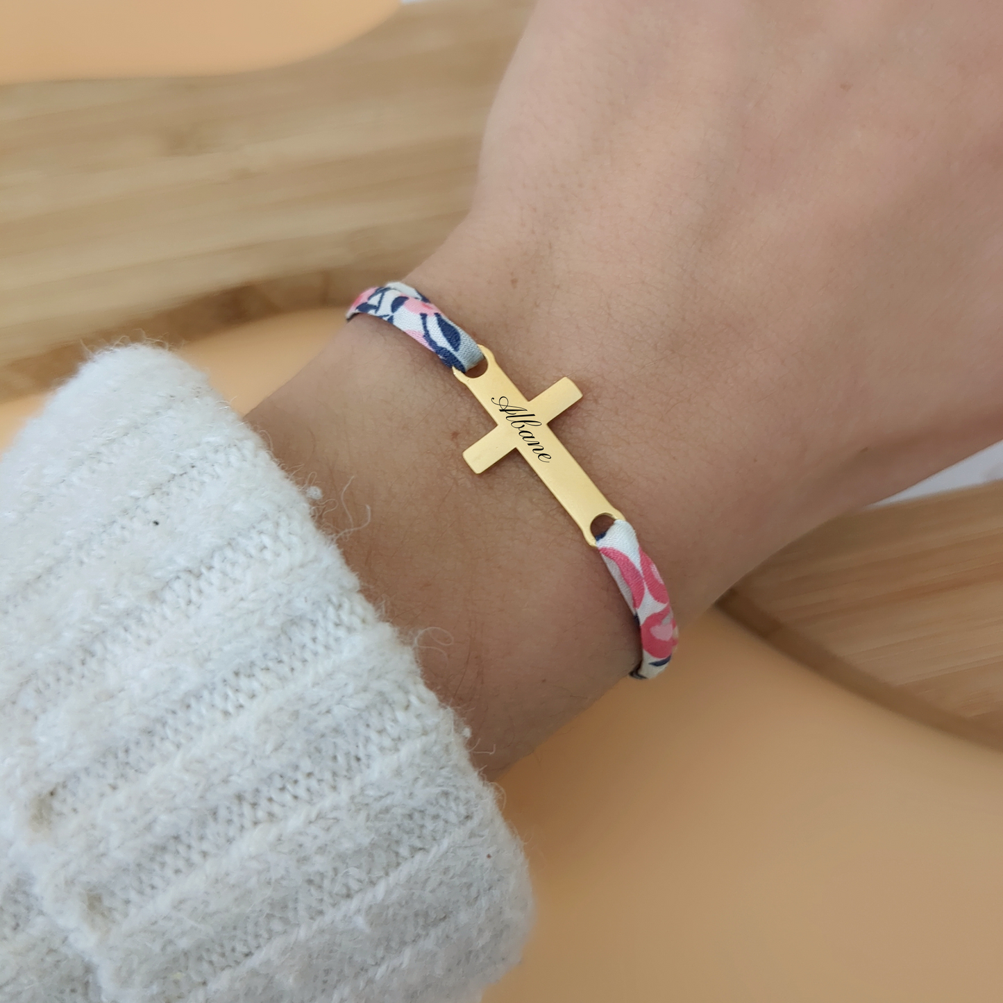 Bracelet liberty avec croix à graver