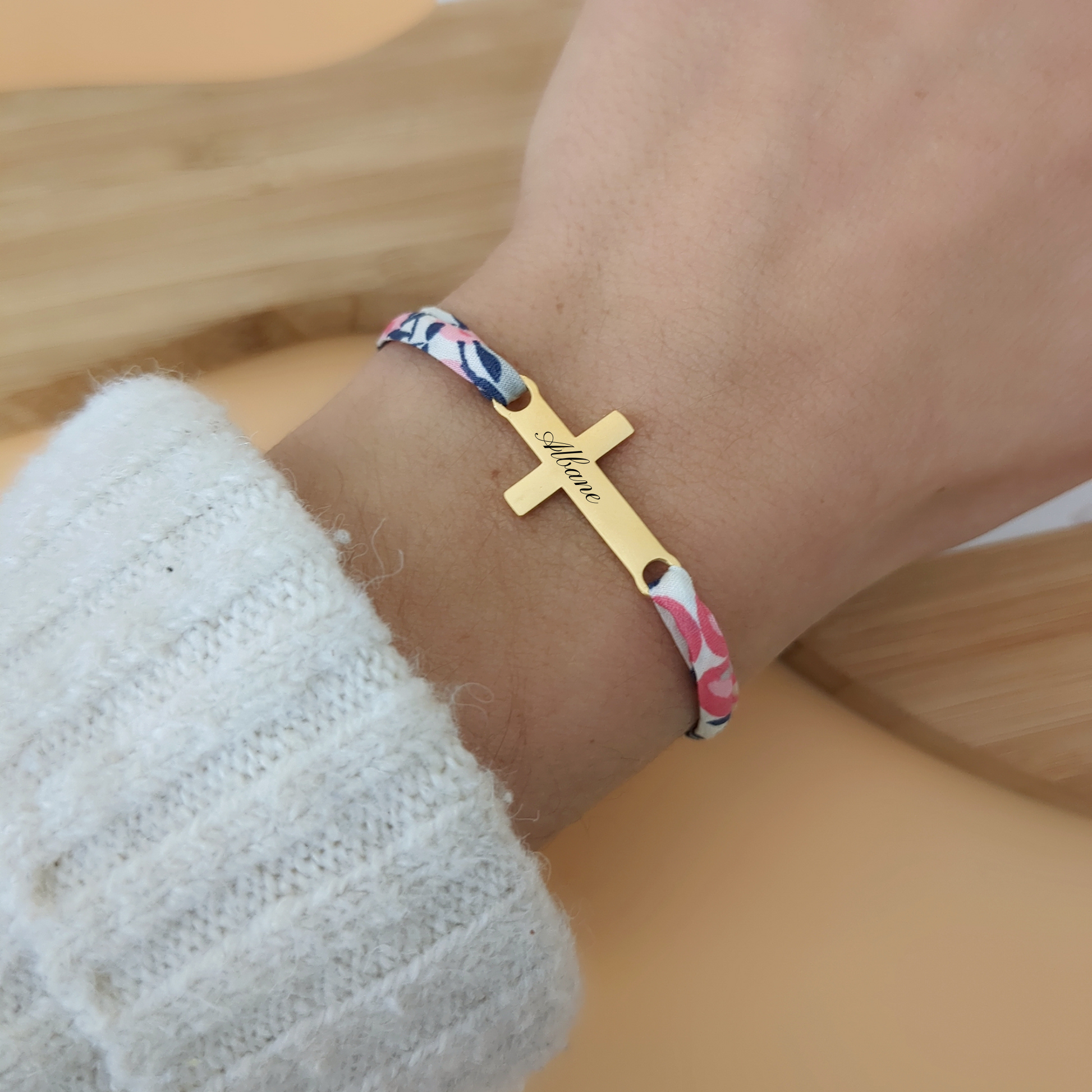 Bracelet liberty avec croix à graver - Bliche