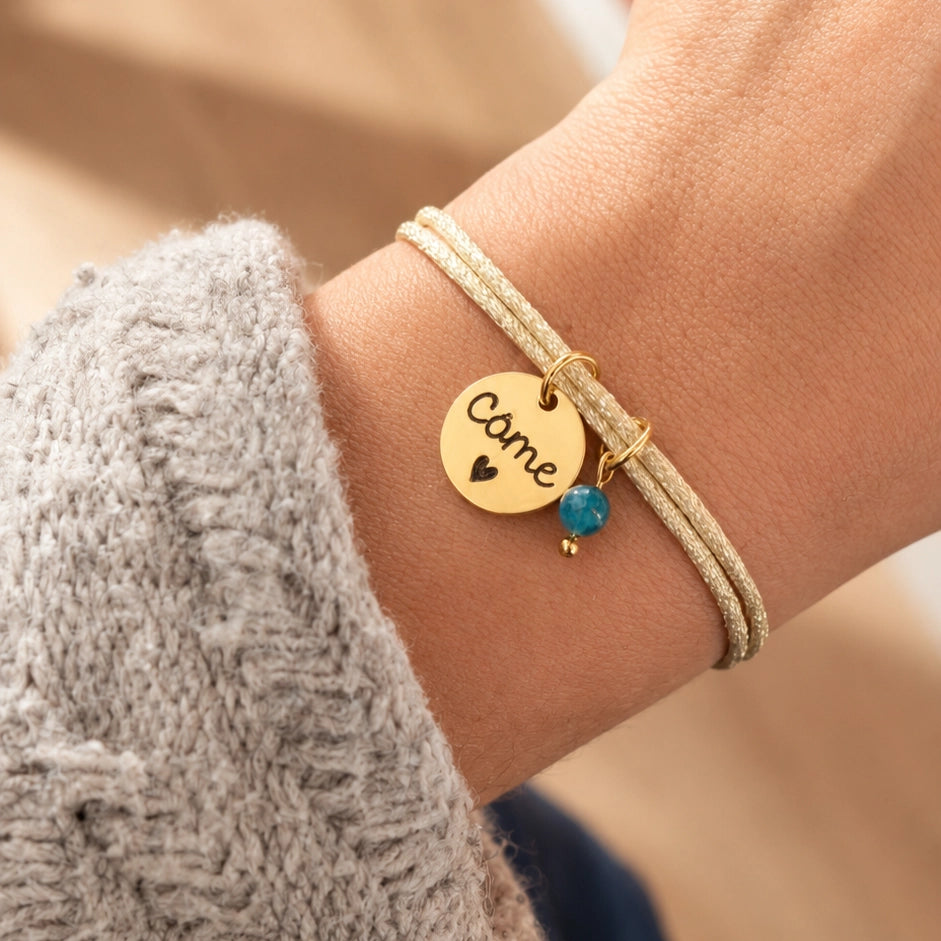Bracelet pierre de naissance avec pierre fine et médaille graver