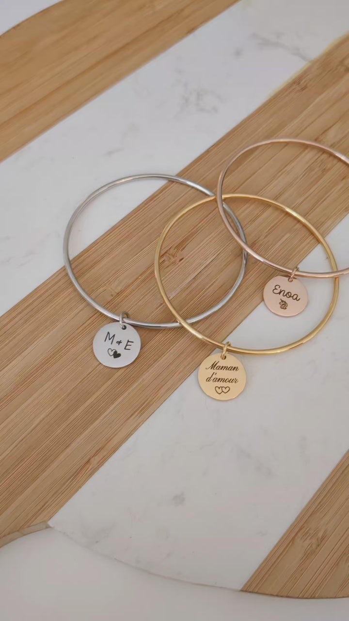 Bracelet jonc acier grande médaille gravée