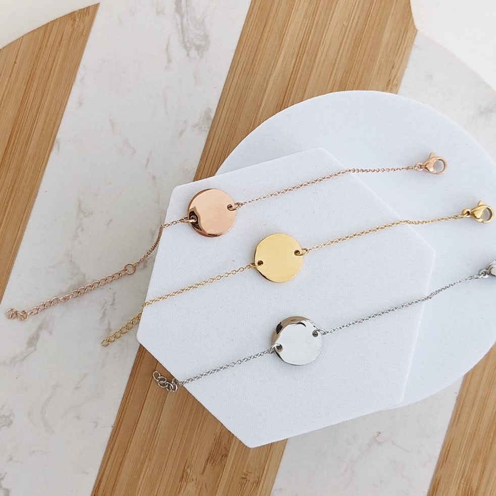 Bracelet personnalisé à graver avec pierre de naissance