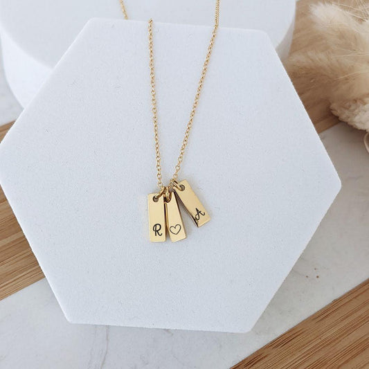 Collier à graver avec petits pendentifs
