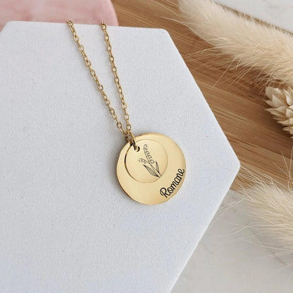 Collier avec double médailles et fleur de naissance
