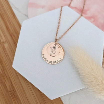 Collier avec double médailles et fleur de naissance
